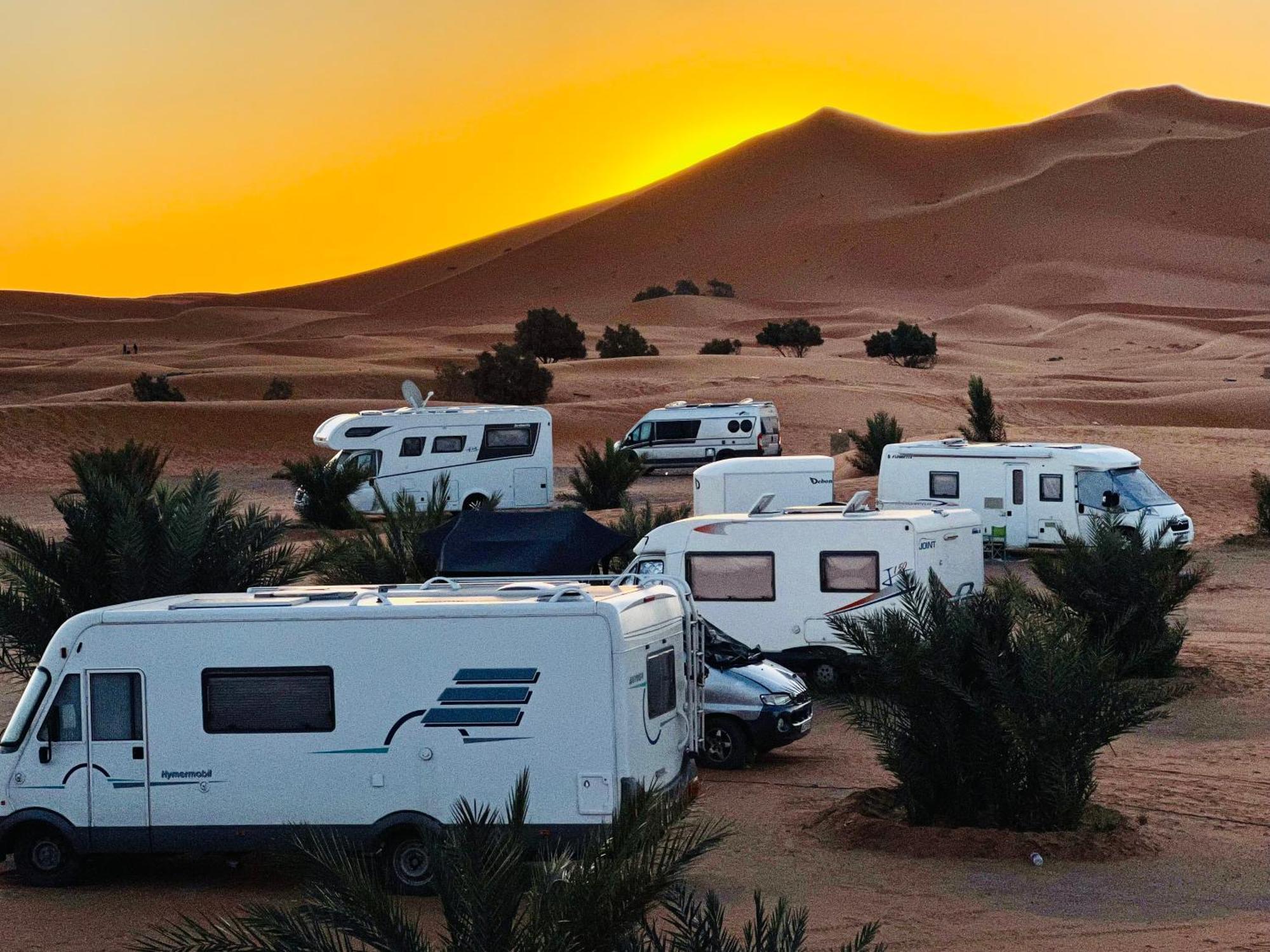 Hotel Camping Les Roses Des Dunes & Piscine 메르주가 외부 사진