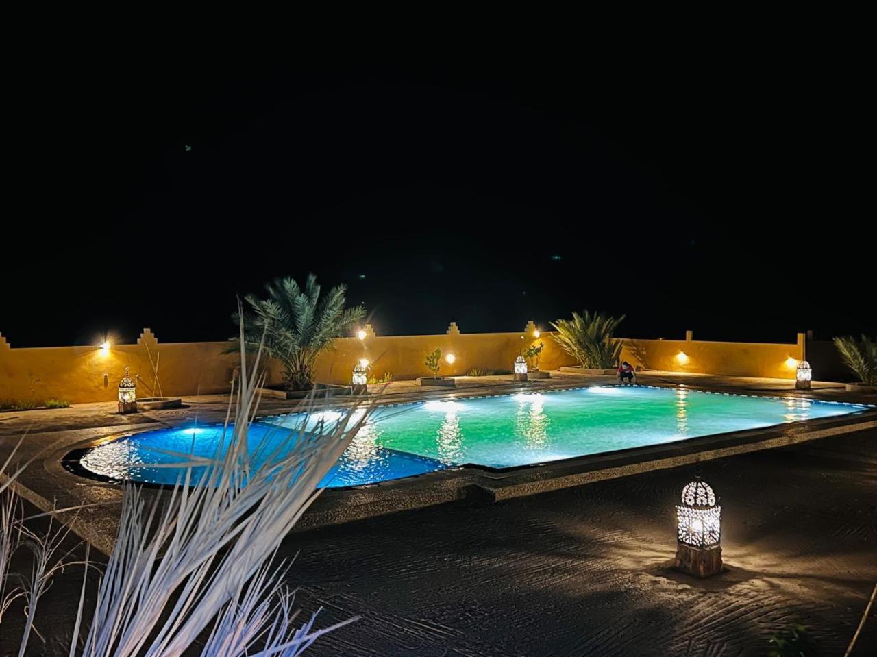 Hotel Camping Les Roses Des Dunes & Piscine 메르주가 외부 사진